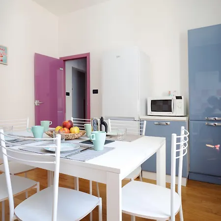 شقة Guesthost - Sant'orsola Colorful Huge بولونيا