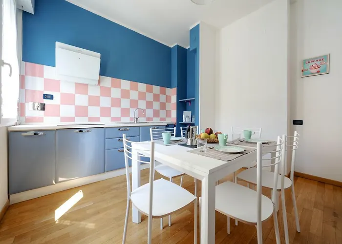 Guesthost - Sant'orsola Colorful Huge Apartman *