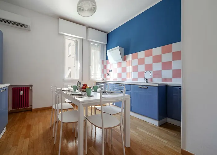 Guesthost - Sant'orsola Colorful Huge Apartament *