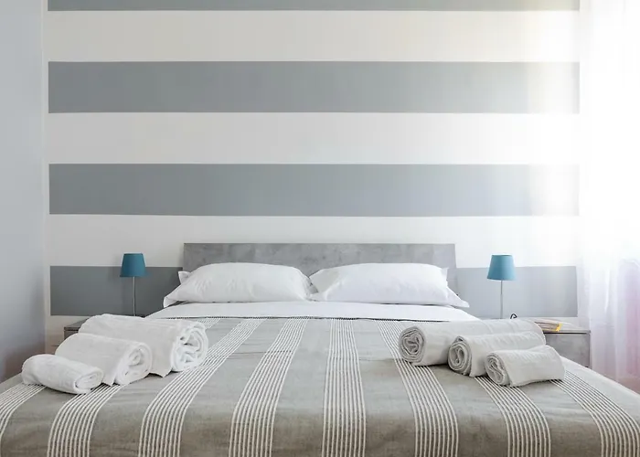 Guesthost - Sant'orsola Colorful Huge